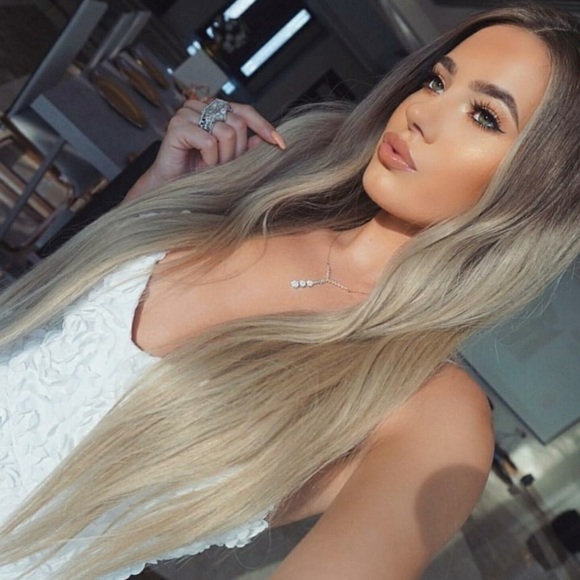 ?CHAYNE 24” BLONDE OMBRÉ STRAIGHT LACE FRONT WIG